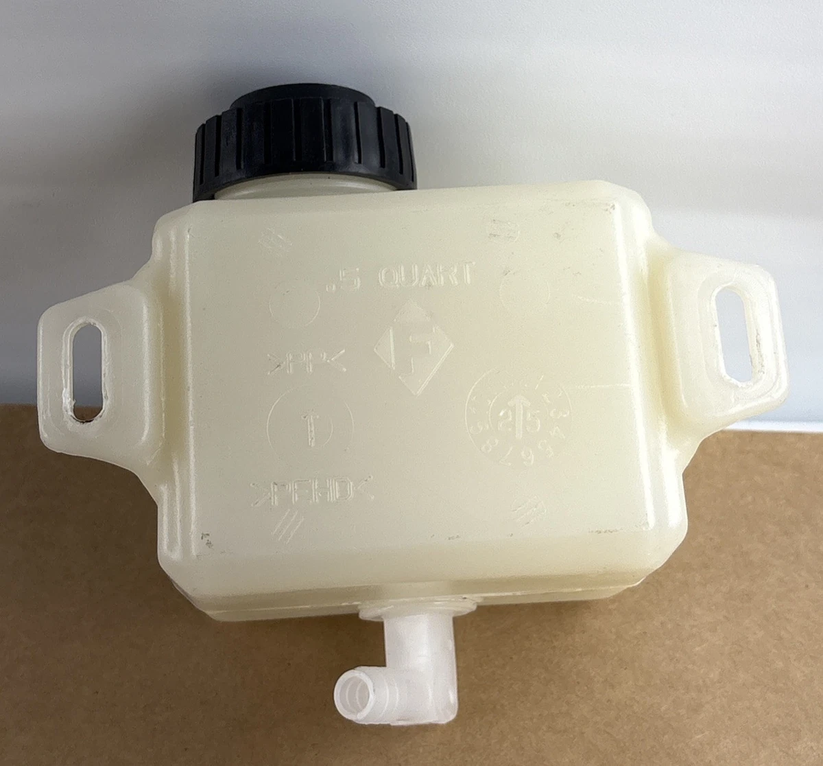 5 Quart Polypropylene Plastic Fluid Reservoir Tank w/ Black Cap & Mounting Tabs photo 3