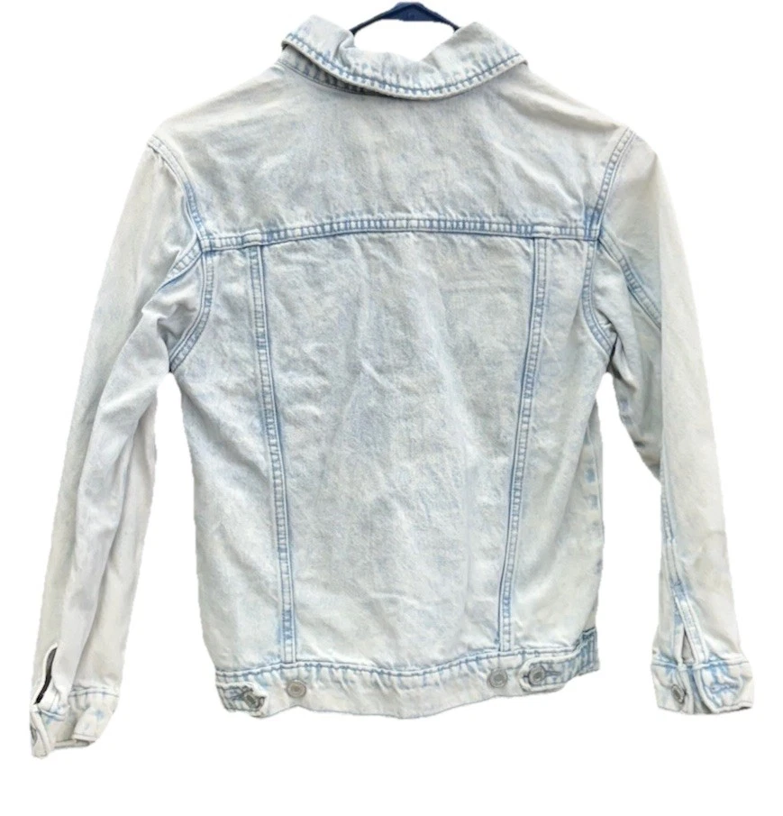 Chaqueta vaquera con botones Old Navy para niñas talla grande 10/12 lavado claro Foto 2 de 4