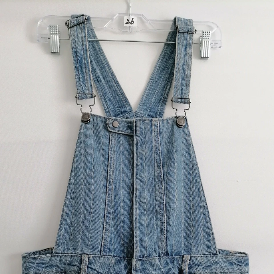 Forever 21 Mujer Azul Denim Mono Pantalones Cortos Desgastados Tallas 29 Puños Foto 2 de 4