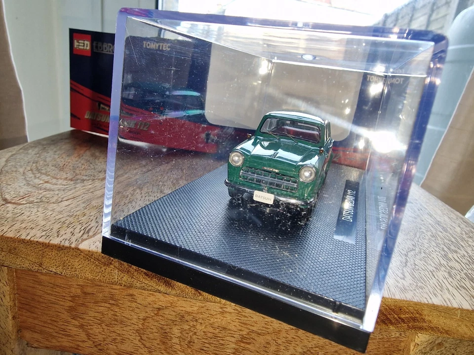 EBBRO TomyTec DATSUN Sedan 112 Die Cast Car GREEM 1/43 Scale - Image 4 of 4