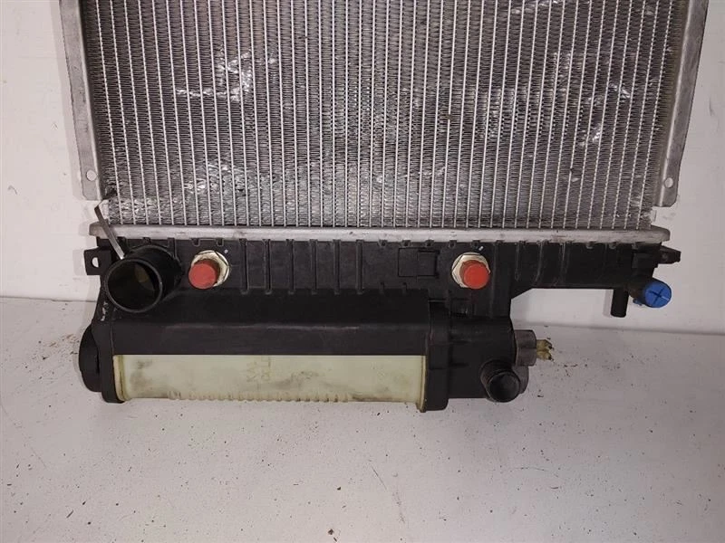 1996-1997-1998-1999 BMW 328I E36 RADIADOR ASSM - Imagem 2 de 4