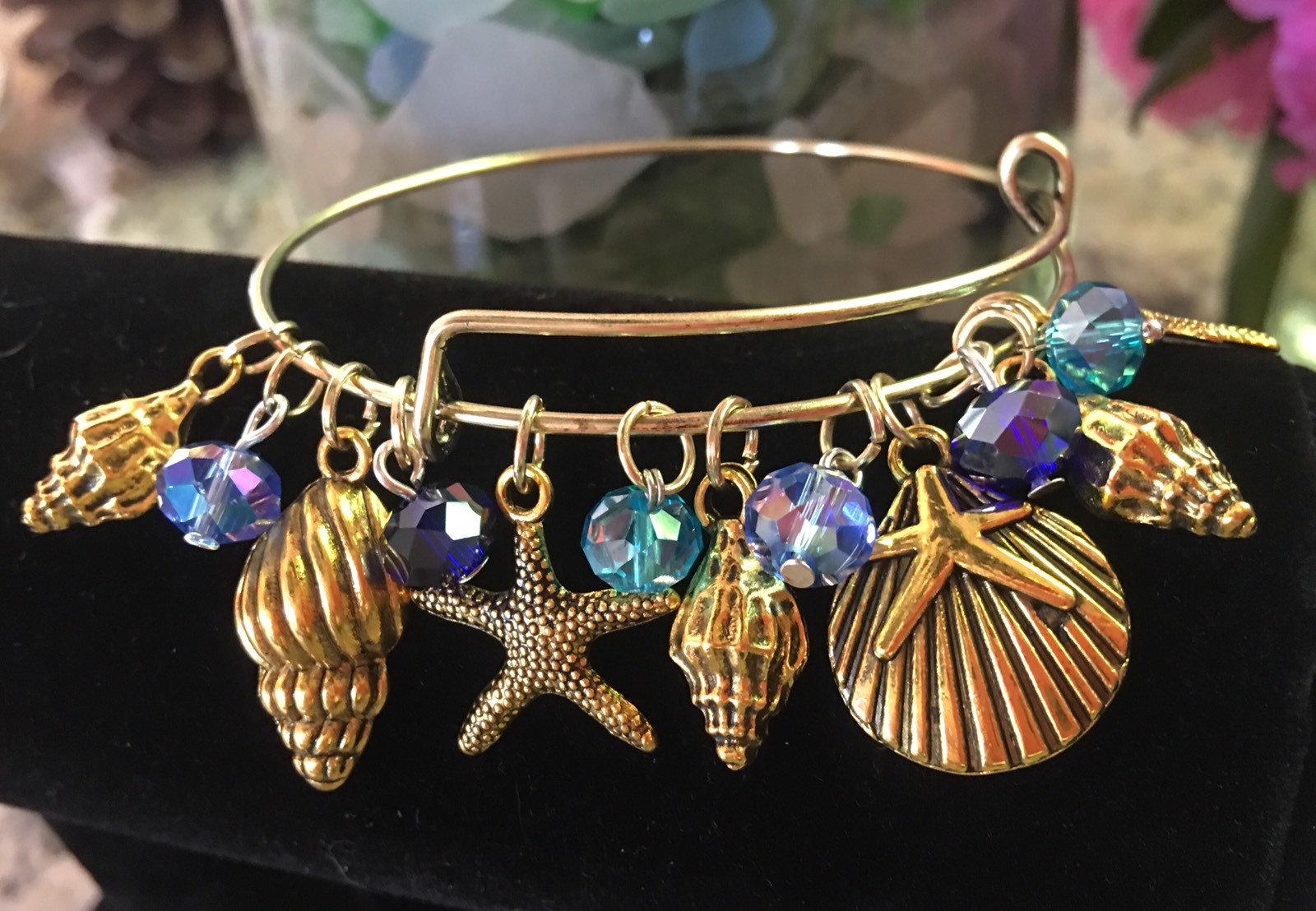Star Fish/Conch/Sea shells/Ocean *13* Gold charms- Expandable Bangle bracelet