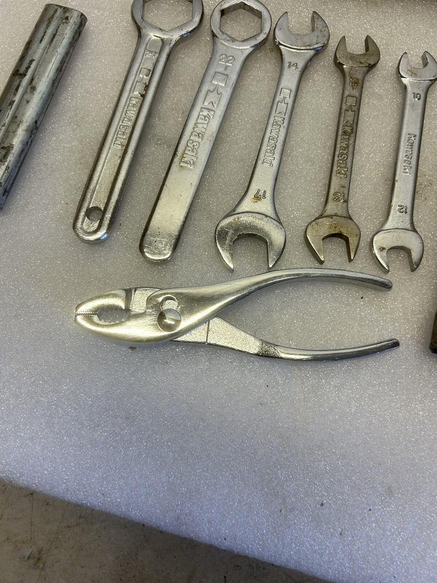 NICE! Kawasaki KZ1000 KZ900 Z1 OEM TOOL KIT KZ 1000 KZ 900