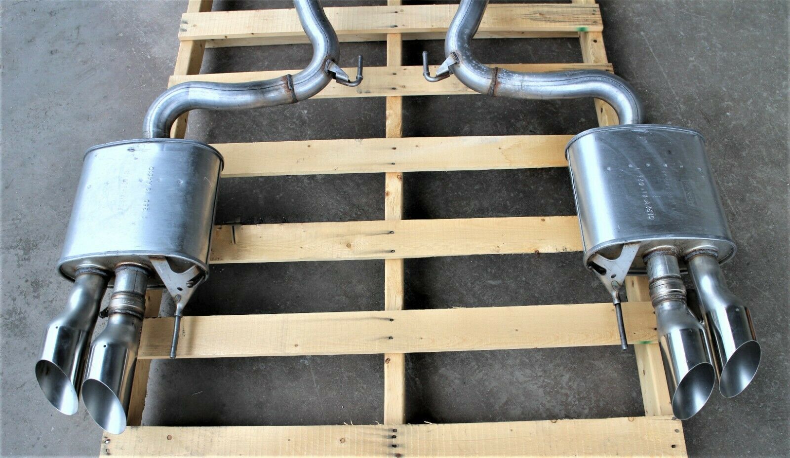 rear dual tip exhaust muffler assembly for 2018 22 Ford Mustang GT 5.