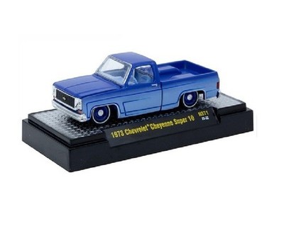 M2マシーン ウォルマート限定　1973 シボレー・シャイアン・スーパー 10 1973 Chevrolet Cheyenne Super 10 Square Body Bedless Truck Bright