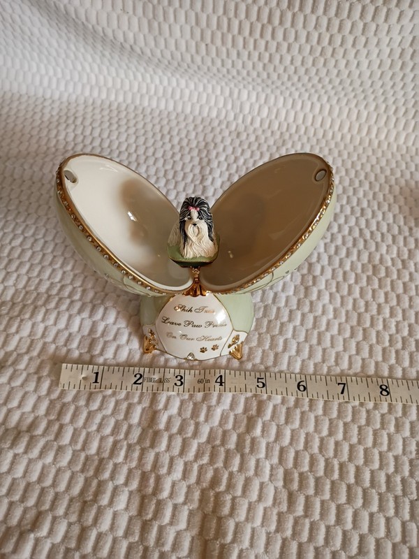  2006 Ardleigh elliott Heirloom Porcelain "Faithful Friend" Musical egg Shih Tzu