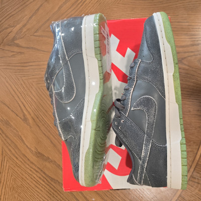 Size 10 - Nike Dunk SE Low Halloween - Cauldron