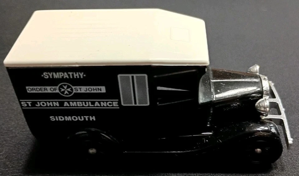 Lledo Days Gone 1936 年 Packard 救护车 1983 年圣约翰救护车 Sidmouth B&W 罕见 — 第 4/4 张图片