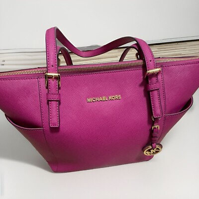Michael Kors Ladies Hand Bag , Is Used But In Very Good Condition I Have Receipt