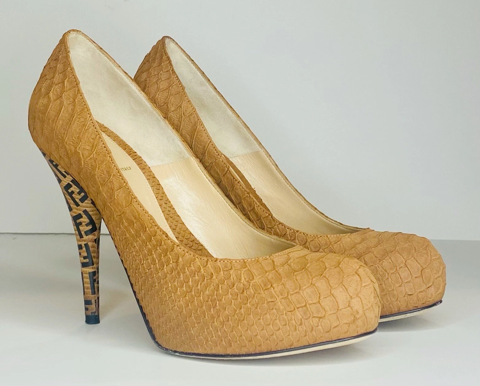 Splendide décolleté autentiche Fendi scollate Vitelli tacco logo FF EU 40 US 9 5