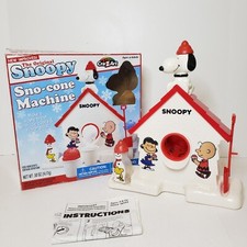 Cra-Z-Art The Original Snoopy Sno-Cone Machine Peanuts Charlie Brown Dessert