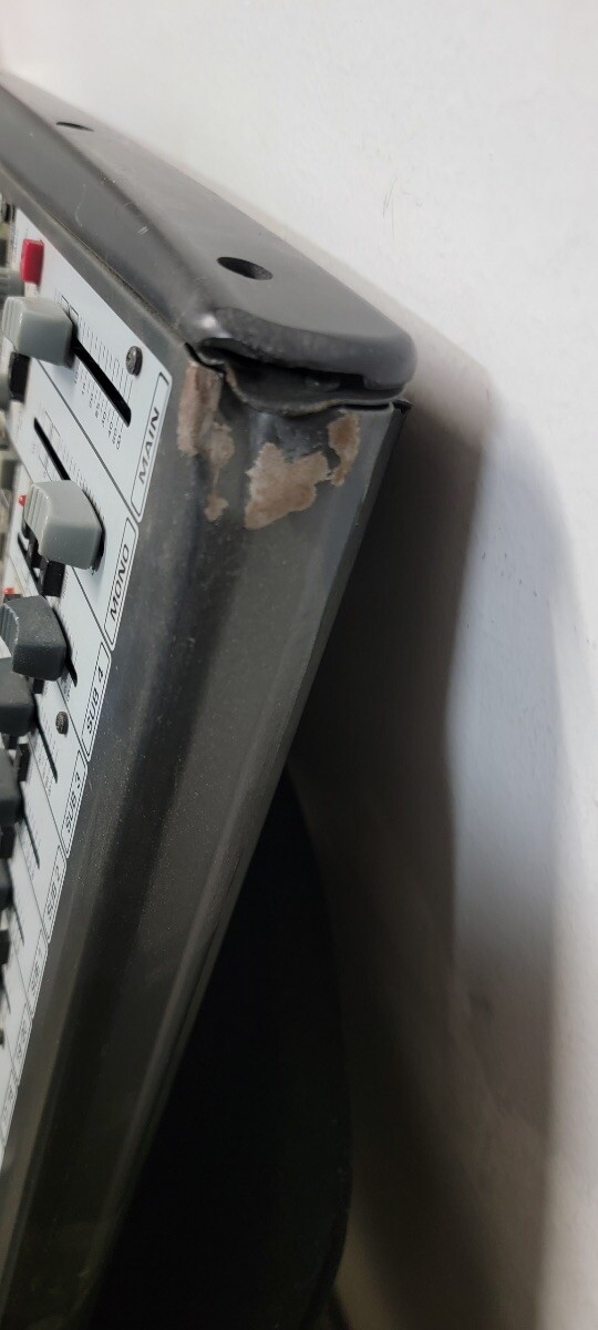 Behringer Eurodesk SL2442FX-PRO Music Mixer 24-channel 4 bus Behringer Eurodesk SL2442FX-PRO Music Mixer 24-channel 4 bus