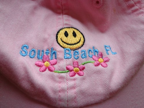 SOUTH BEACH FL Jugend Mädchen GUC rosa Baseball Cap mit bestickten Blumen & Lächeln - Bild 2 von 4