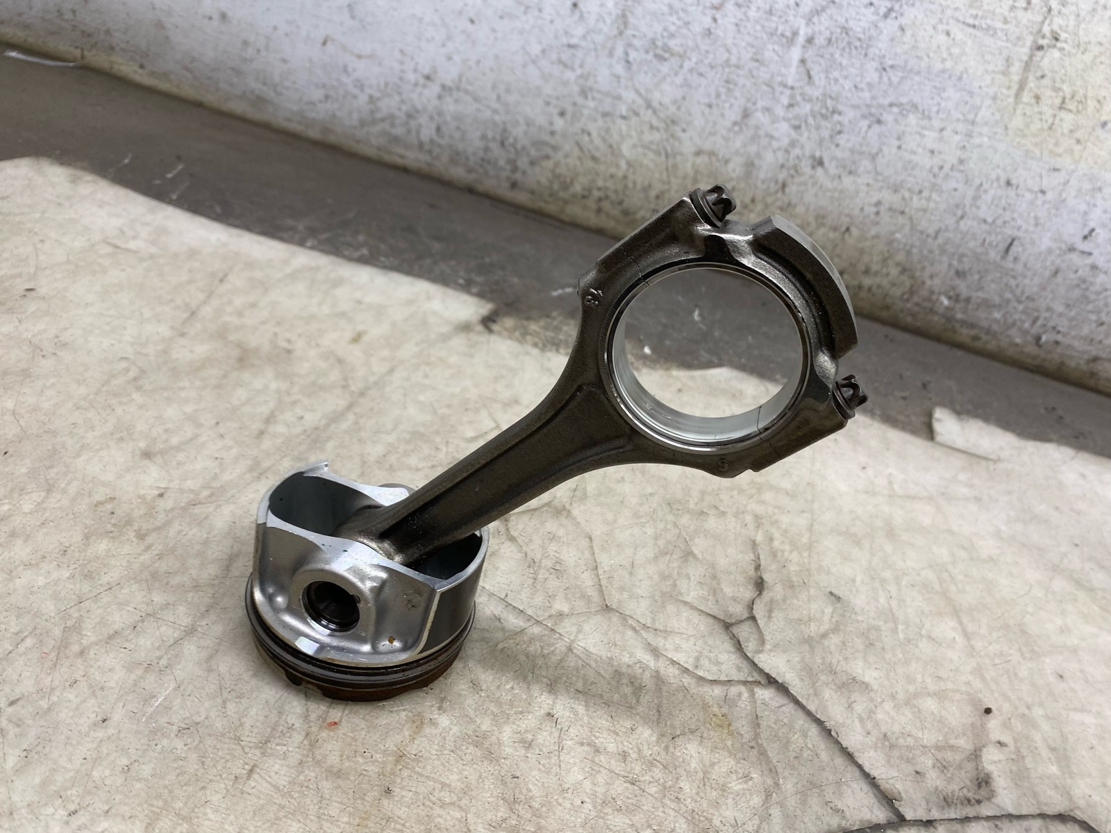 2020-2025 ASTON MARTIN DBX OEM 4.0L ENGINE PISTON & CONNECTING ROD SET