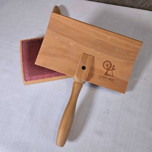 Ashford Hand Carders Pair New Zealand Silver Beech Wood Wool Fiber Prep Tools