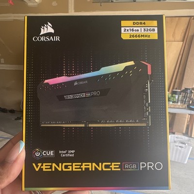 Corsair Vengeance RGB Pro 32GB (1x16GB) DDR4 2666MHz DIMM 288-Pin XMP - ONLY 1!