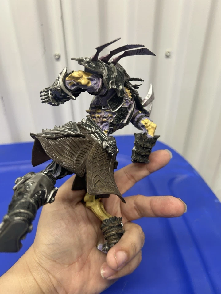 Figura World of Warcraft Undead Rogue Foto 2 de 4