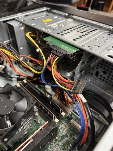 DELL XPS 8700 Core i5 4440 CPU 8GB 1TB Windows 7 password sconosciuta LEGGI SOTTO - Foto 18 di 21