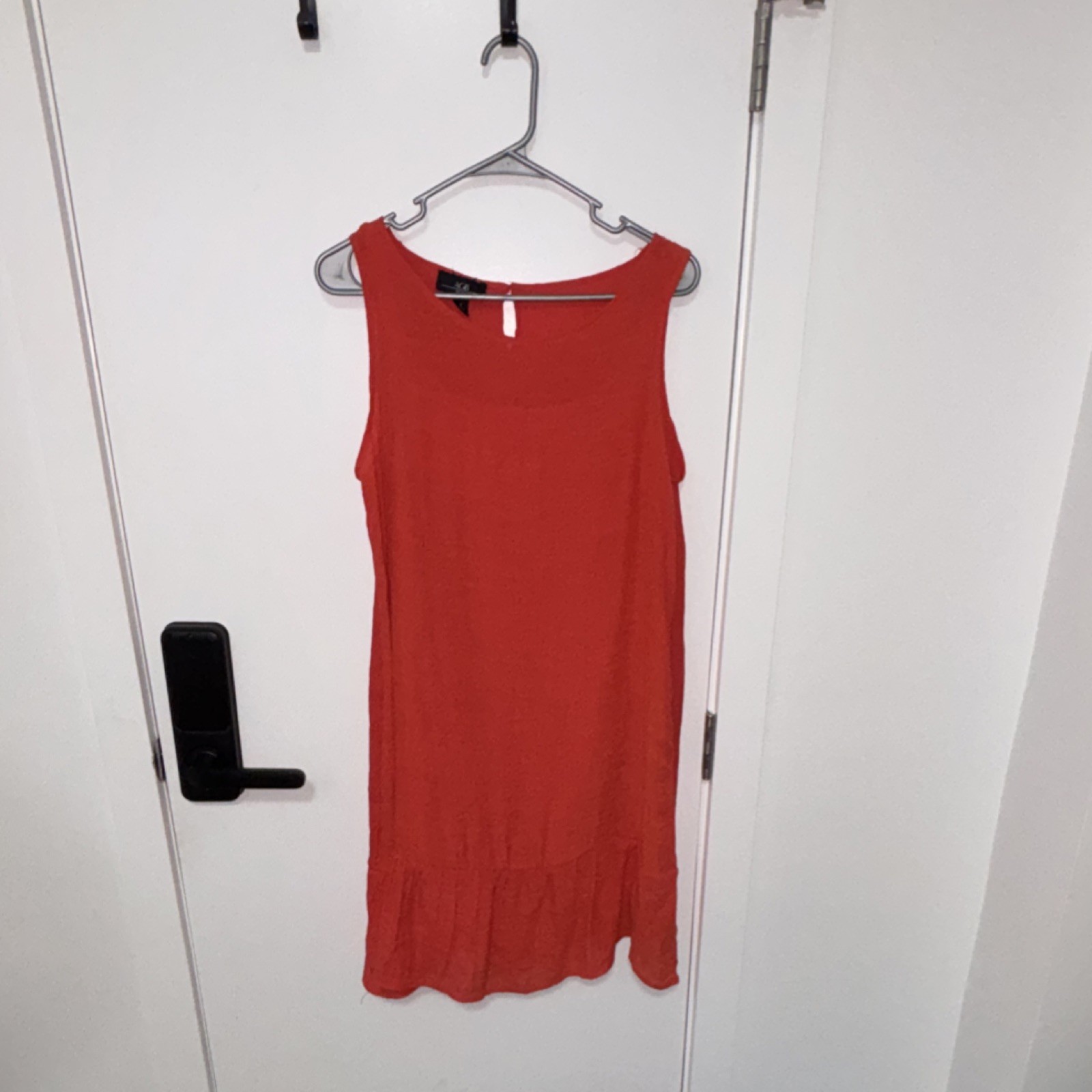 AGB Coral Ruffle Sleeveless Button Scoop Neck Knee Length Shift Dress M