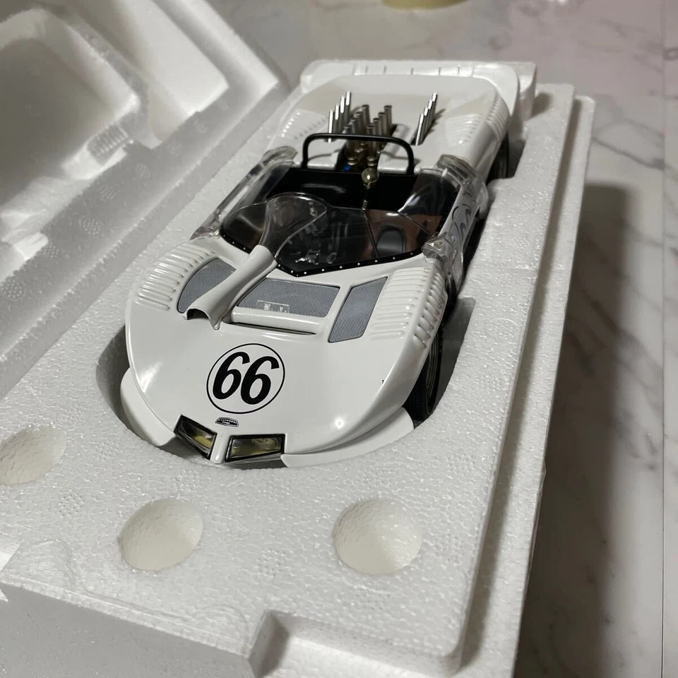 With Box 1 18 Scale Chaparral 2 AUTOart Mini Car Model Collection Release Metal - Image 4 of 4