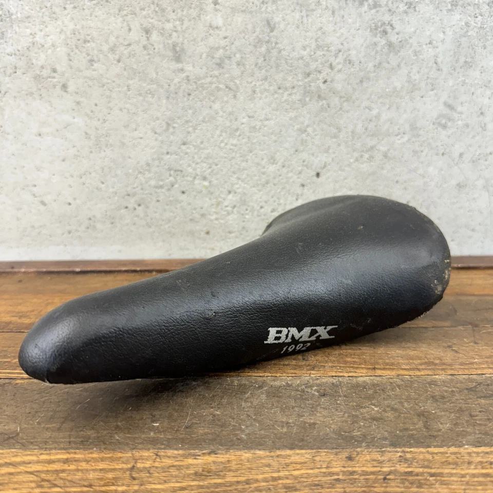 Old School BMX Seat Comp Black Padded BMX 1992 Cuts Foto 2 de 4