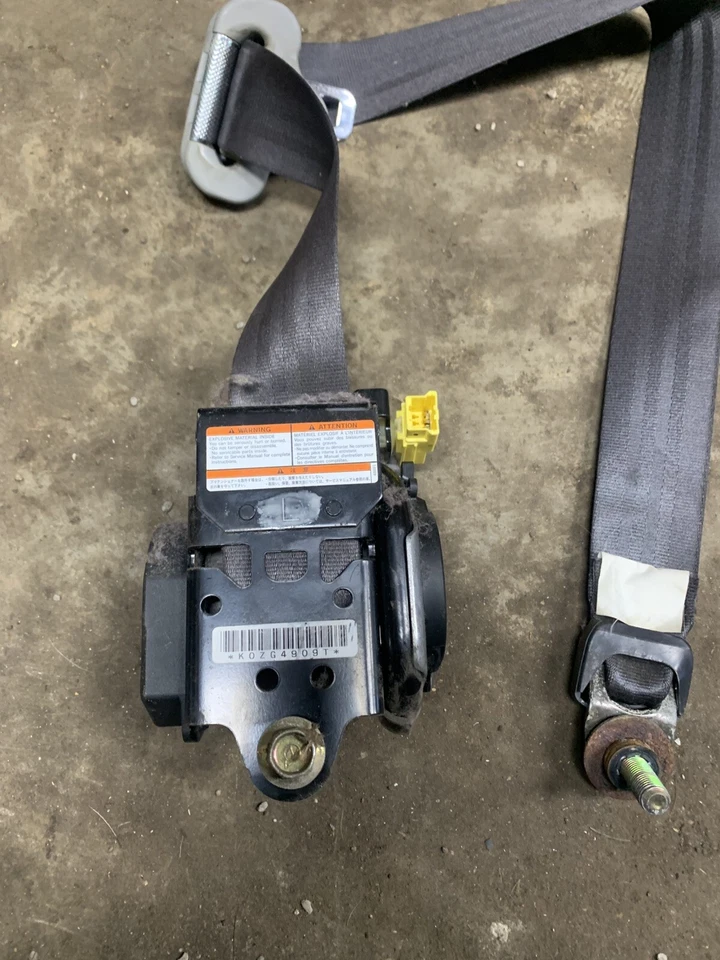 Retractor de cinturón de seguridad delantero izquierdo para conductores Acura TSX 2004-2008 USADO OEM NEGRO Foto 2 de 4