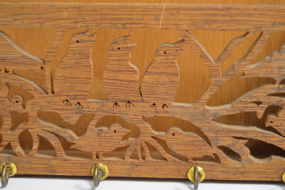 Gancho de montaje en pared mariposa soporte para letras y llaves de pájaro cantor troquelado de madera vintage Foto 4 de 4