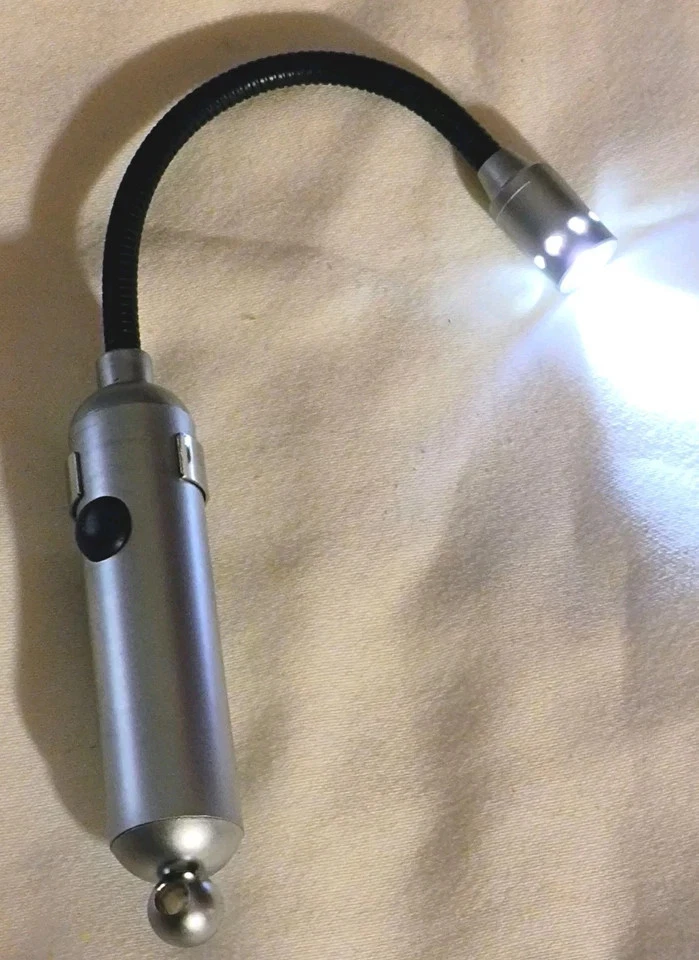 Lente LED Coast, Linterna de Bolsillo Flexible para Cuello con Clip, Baterías Nuevas - MIRAR Foto 3 de 3