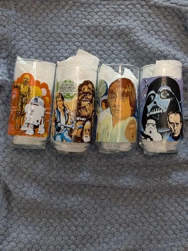 Set of 4 Vintage 1977 Star Wars Burger King Limited Edition Drinking Glasses