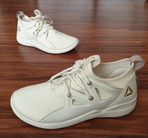 reebok cardio motion sneakers