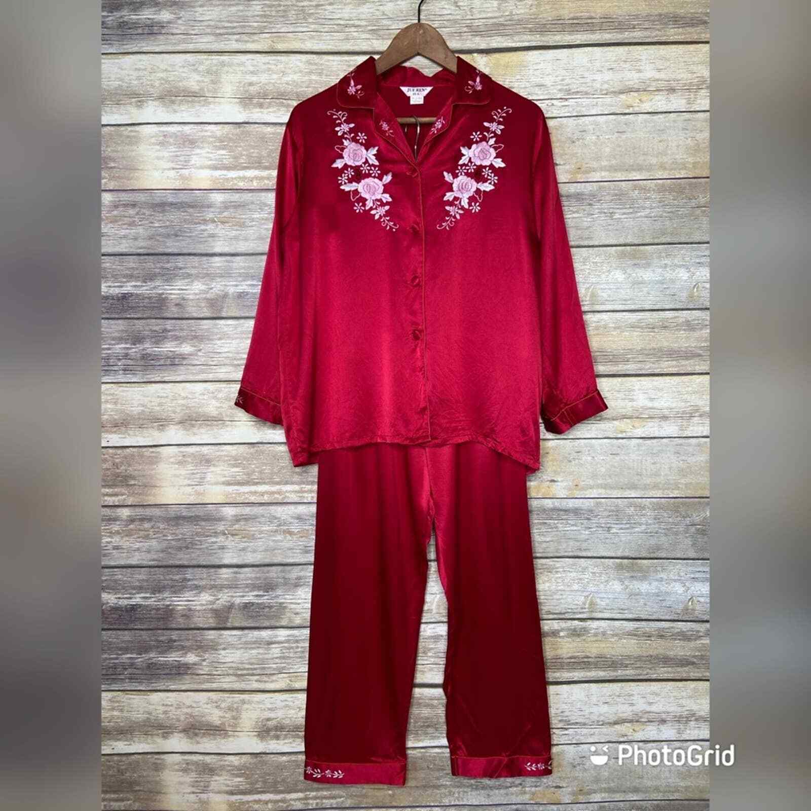 Jue Ren L Red 100% silk Asian embroidered pajama … - image 1