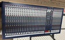 Soundcraft LX7ii 32-Channel Mixer Console