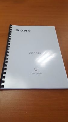 Sony Xperia U ST25i VOLL GEDRUCKTE BEDIENUNGSANLEITUNG BENUTZERANLEITUNG A5 141 SEITEN
