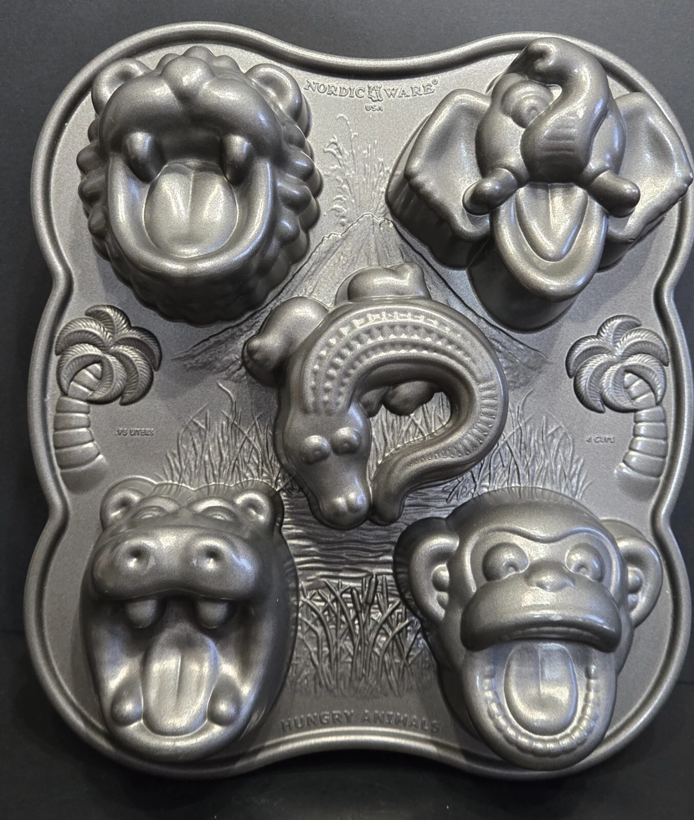 NORDIC WARE HUNGRY ANIMALS' JUNGLE THEME METAL 4 CUP CUPCAKE MUFFIN PAN