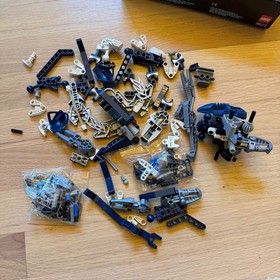 LEGO Bionicle: Ultimate Dume 10202 W/MASK & Krekka 8623 --Incomplete (see notes)