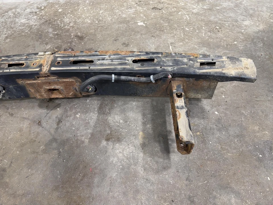 Feixe de reforço de para-choque traseiro Chevrolet Tahoe 2004-2014 fabricante de equipamento original - Imagem 2 de 4