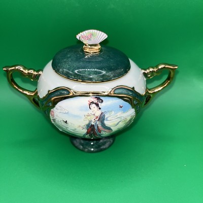 Beauties Of The Red Mansion Figurale Spieluhr von Ardleigh Elliott Li Wan 2000