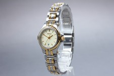 [Near MINT] GUCCI 9040L Ivory Dial Gold Date Quartz Women's Watch From JAPAN