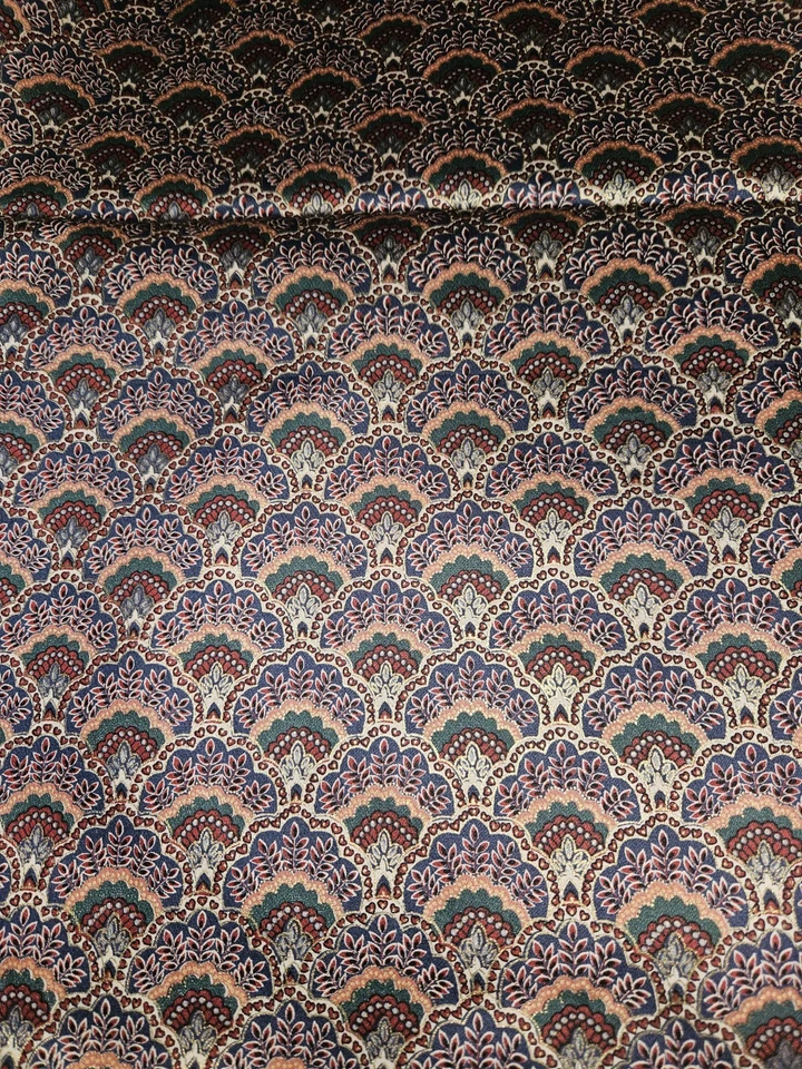 VTG Ambiance HTF Scalloped Art Deco Style Print Cotton Fabric 4.25 Yards X 55"W - Image 2 of 4