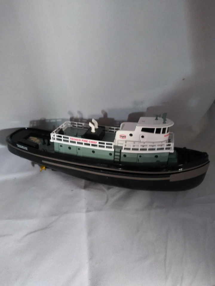 Texaco Fire Chief Boat 2000... Piezas faltantes... Se vende como está... Foto 3 de 3