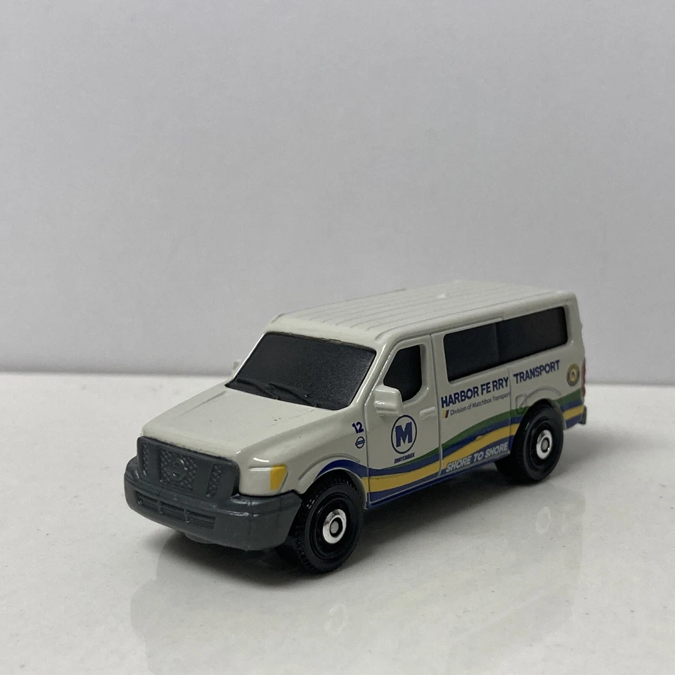 Nissan NV 2014 14 furgoneta coleccionable escala 1/64 diecast modelo diorama Foto 4 de 4