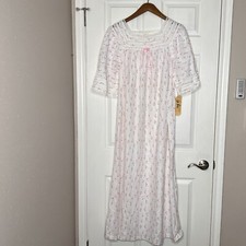 Vintage Val Mode Floral Nightgown Nightie Lace Trim Size Medium New W/Tag