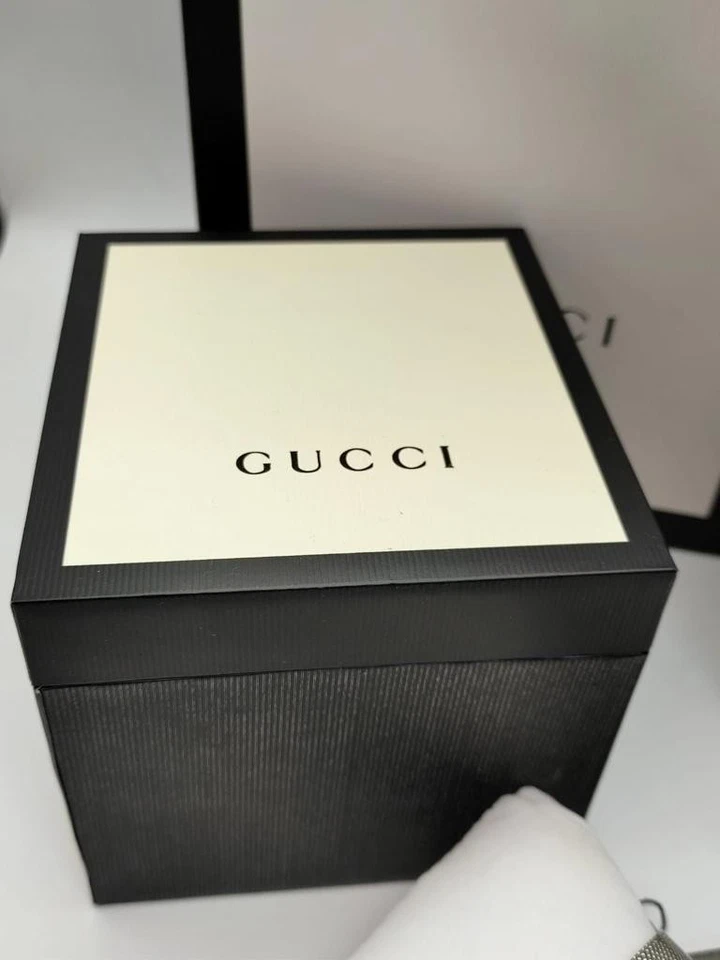 Reloj GUCCI Dive YA136219 45 mm esfera dorada rey serpiente correa de goma para hombre TOTALMENTE NUEVO Foto 3 de 4