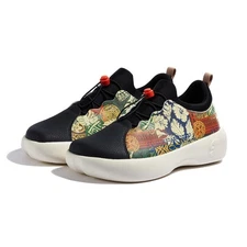 women Size NWT UIN Slip On Shoes Comfortable Canvas "Fill Your Passport"