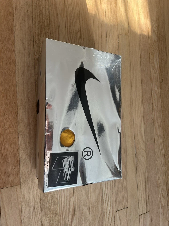 NEW Size 11.5 - Nike Air Rubber Dunk x Off-White Low Black/Green Strike - Image 2 of 4