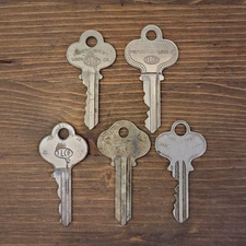 Lot of 5 Vintage Ilco Decorative Keys Steam-Punk "Independent Lock Co." Old Keys