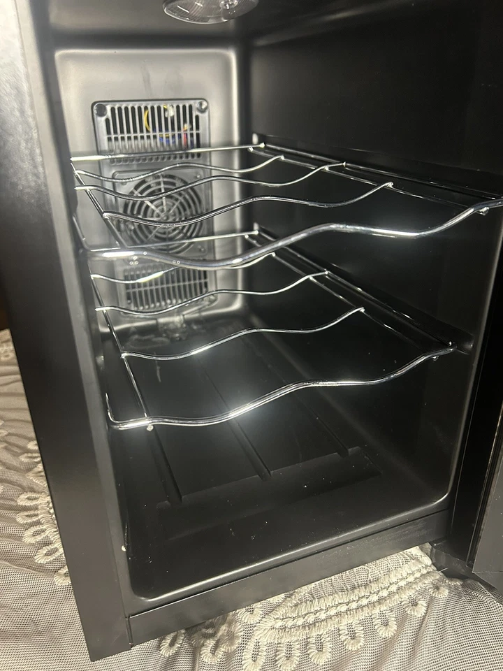 NUEVO SIN caja Koolatron - 6 botellas bodega/enfriador - sobremesa nevera de vino WC06 Foto 3 de 4