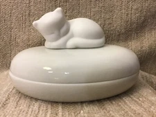 Vintage Crowning Touch White Oval TrInket Dish Matte White Sleeping Cat on Lid