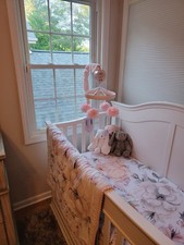 Davinci 4-in-1 Convertible Crib White  Bonus Mattress And Accessories Included