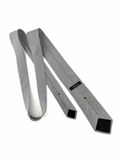 GUCCI Classic Tie. Thin Tie.  Made in Italy. Authentic. Excellent Condition.